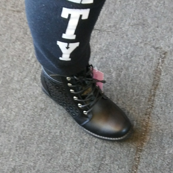 Women's Black Ankle Boots Lace Up Faux Leather - Picture 5 of 7